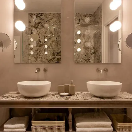 Corti - 1 Min Walk To And Parking Apartamento *