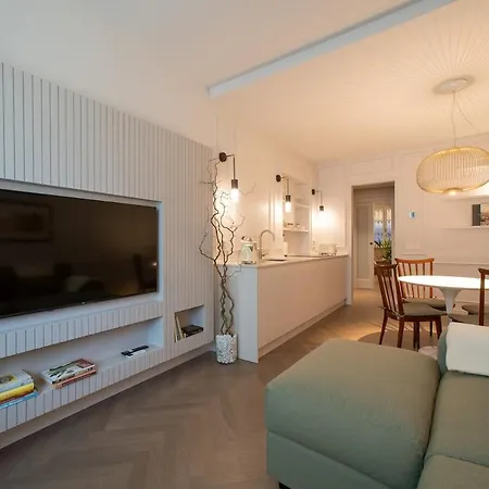 Corti - 1 Min Walk To And Parking Apartamento Cernobbio